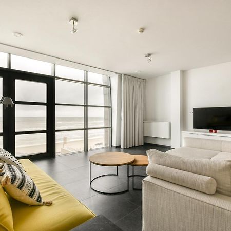 Appartement Met Frontaal Zeezicht In بلومِندال المظهر الخارجي الصورة