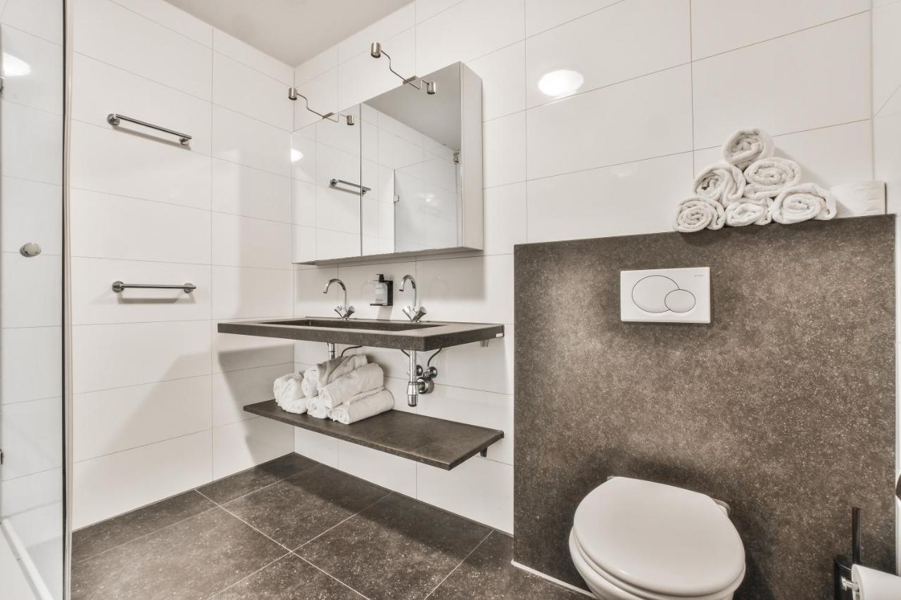 Appartement Met Frontaal Zeezicht In بلومِندال المظهر الخارجي الصورة