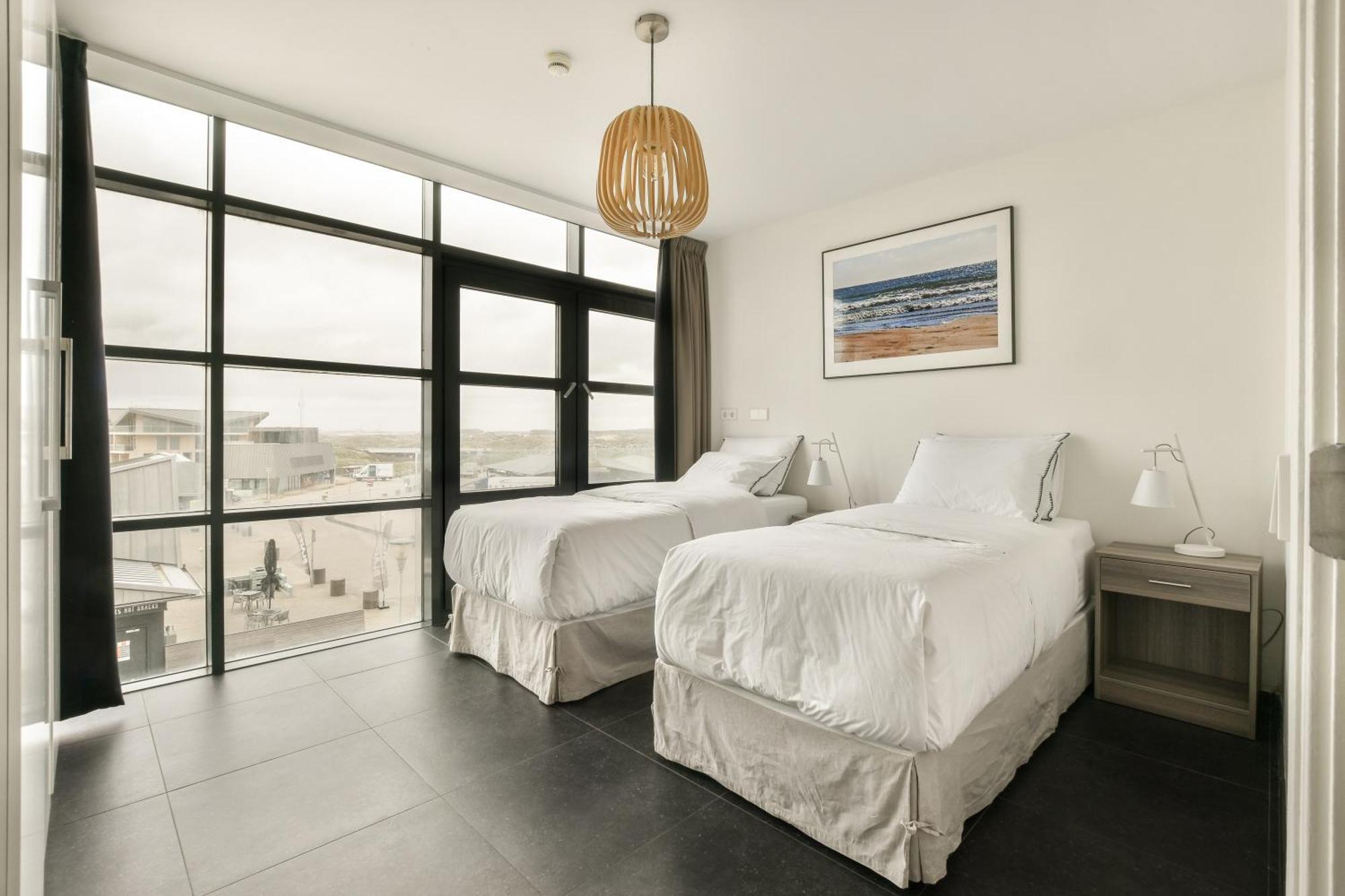 Appartement Met Frontaal Zeezicht In بلومِندال المظهر الخارجي الصورة