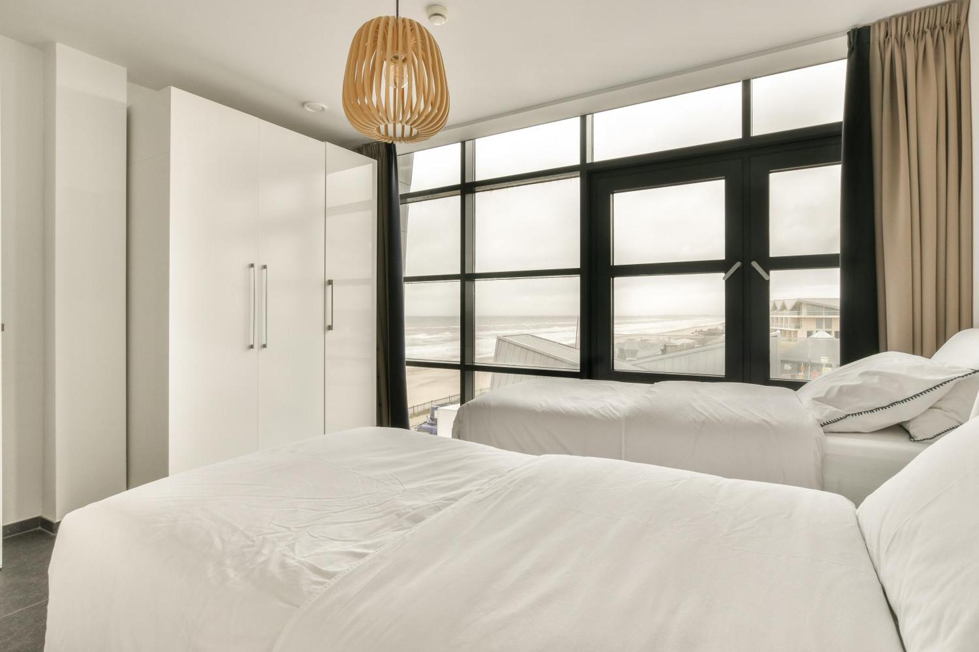 Appartement Met Frontaal Zeezicht In بلومِندال المظهر الخارجي الصورة