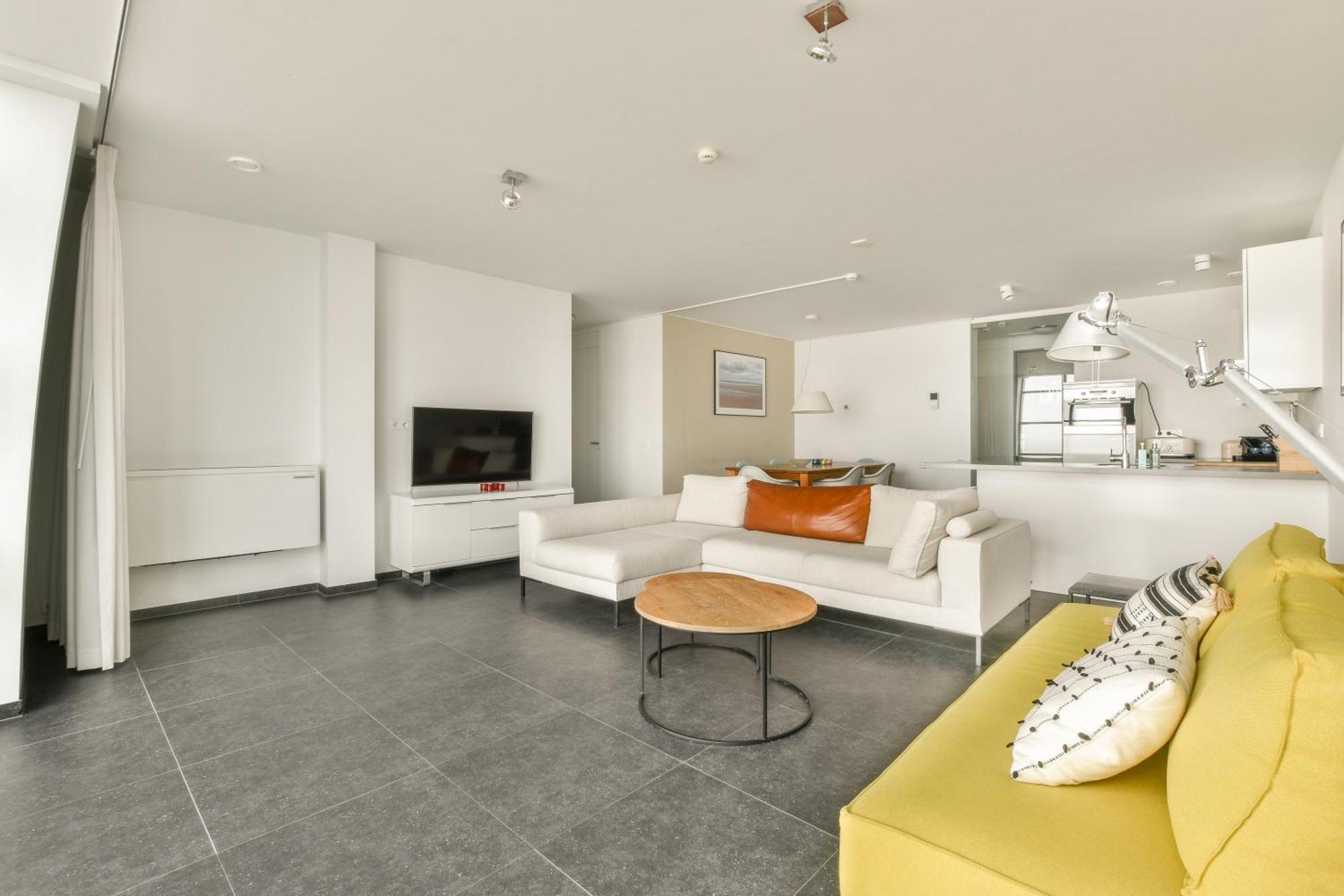 Appartement Met Frontaal Zeezicht In بلومِندال المظهر الخارجي الصورة